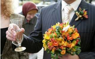 Свадебный букет из альстромерий и роз